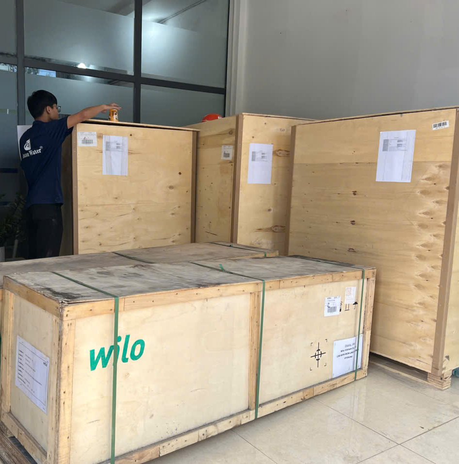 Giao hàng bơm Wilo chính hãng